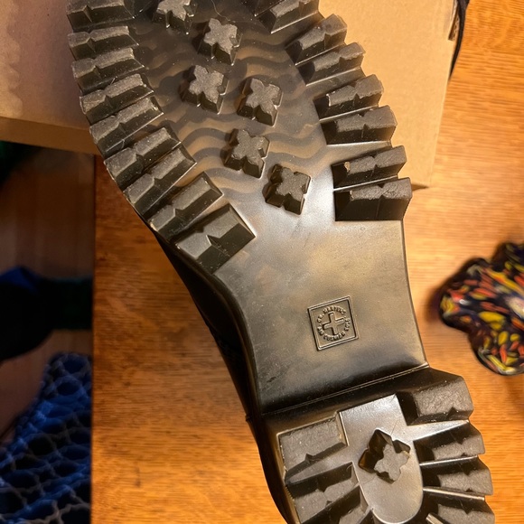 Dr. Martins Leona Women’s Vintage Smooth Leather Boots - Size 9. - Picture 5 of 7